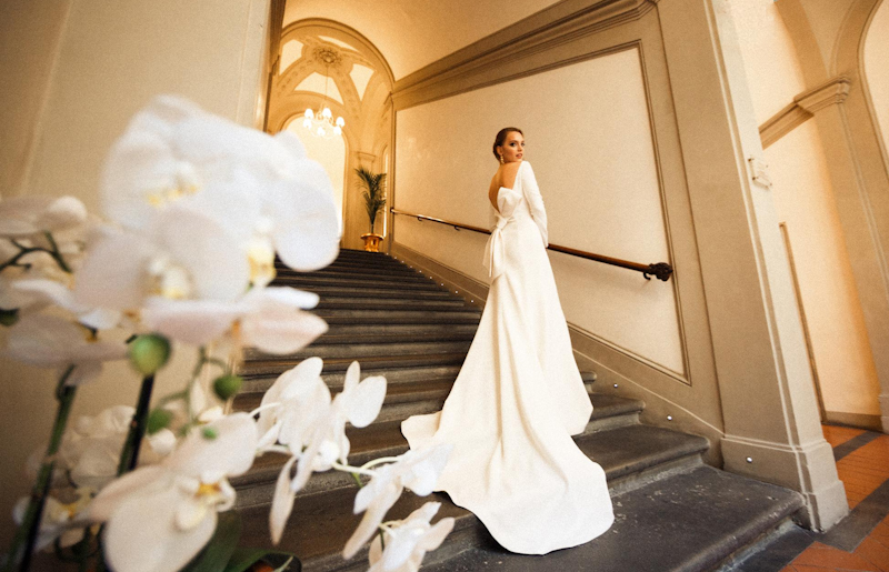 abito da sposa con lo strascico talea couture