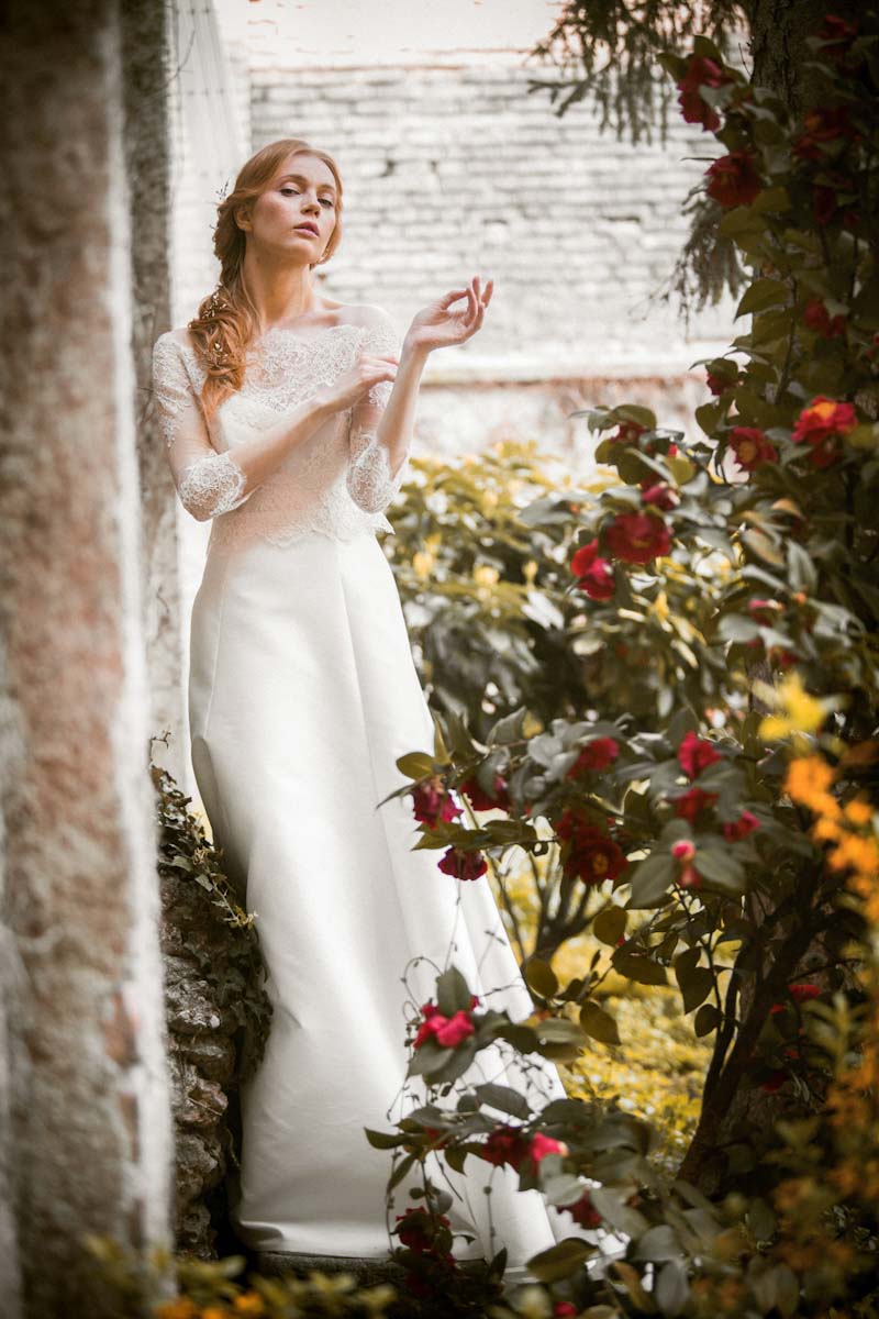 abito da sposa in mikado e pizzo Talea Couture