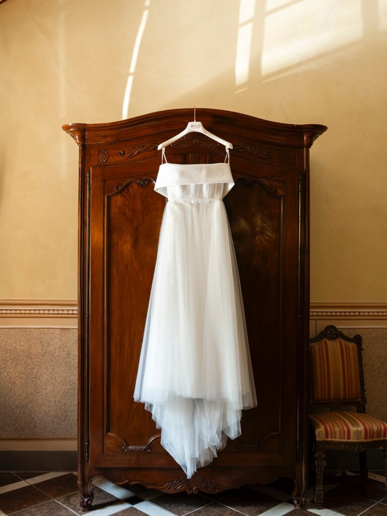 abito da sposa senza pizzo tulle drappeggiato su misura