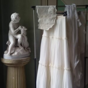 Gonna in tulle couture e dettagli in pizzo nell’atelier Talea Couture