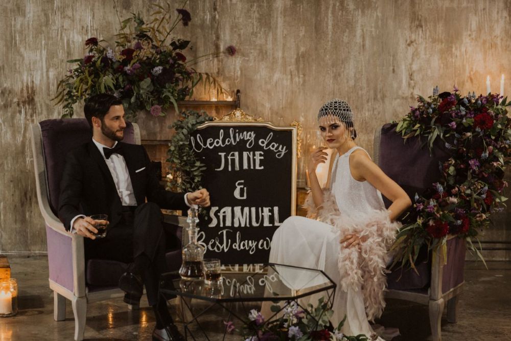 Allestimento wedding con sposa glamour e atmosfera ispirata agli anni Trenta