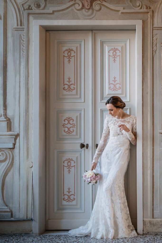 abito da sposa in pizzo
