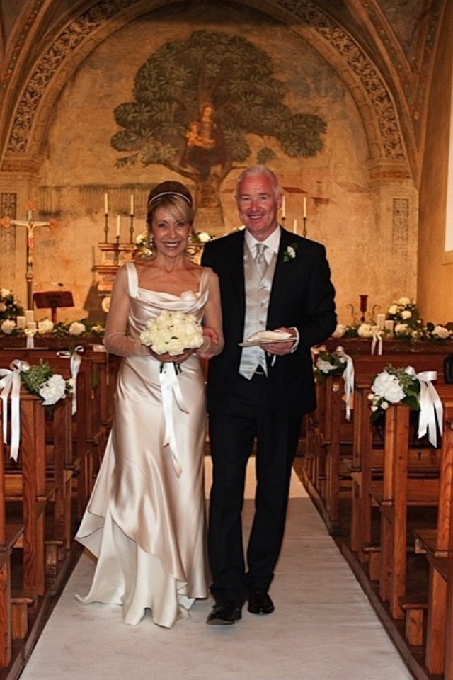 abito da sposa rosa